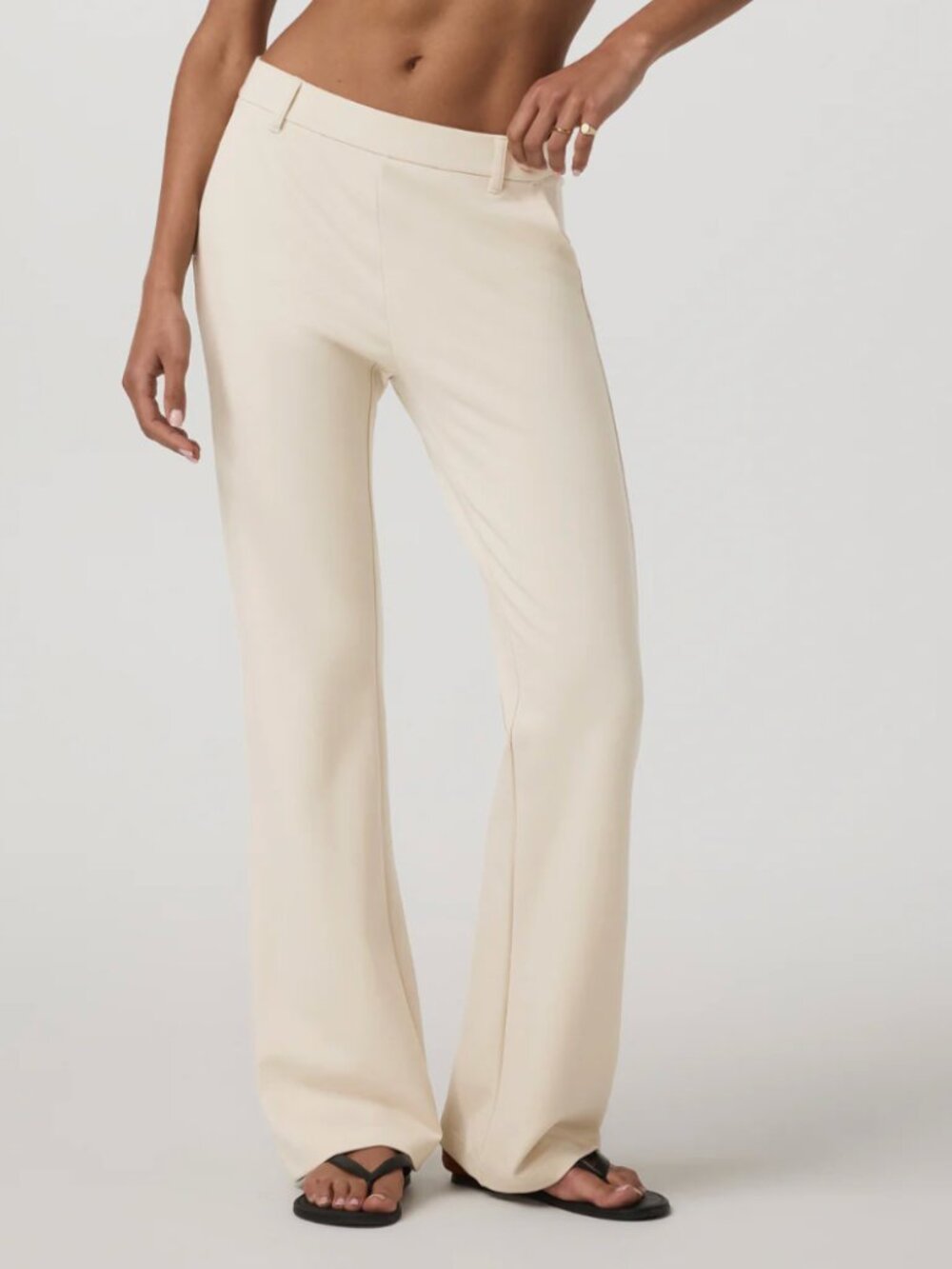 Vuori Maven Slim Bootcut Pant Size S in Bone - Picture 3 of 7